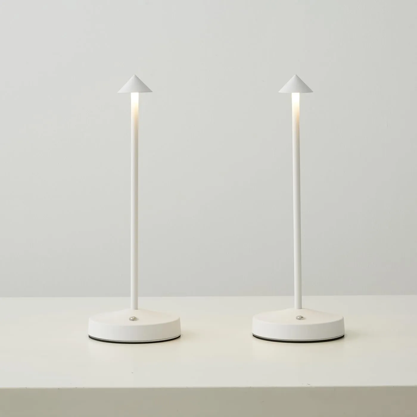 2 PACK Cordless Lamps,Battery Rechargeable Table Lamp,Portable Lamps,2 Level Brightness Dimmable Night Light,Minimalist Design,Cordless Table Lamps for Living Room/Restaurant/Couple Dinne(White)