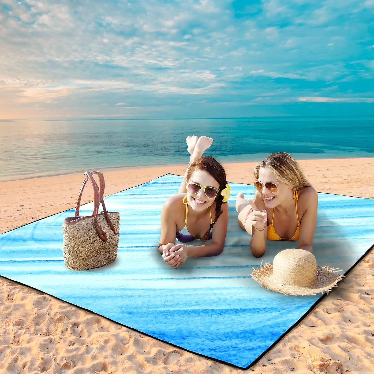 AISPARKY Beach Blanket Waterproof Sandproof Lightweight Durable Compact Sand Free Beach Mat 79”x 83” for 1-4 Adults for Festival Travel Camping Hiking Picnic Blanket (Slanting-BL&W)