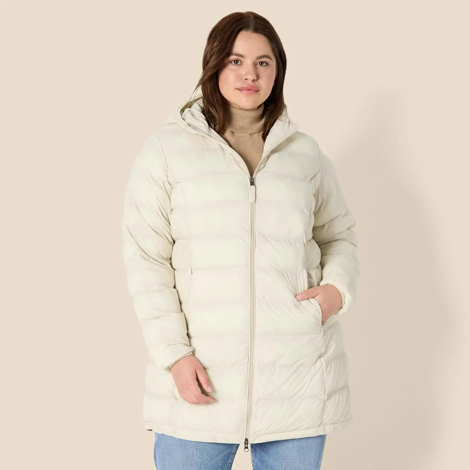 Amazon Essentials Women's Lightweight Water-Resistant Packable Hooded Puffer Coat (Available in Plus Size)