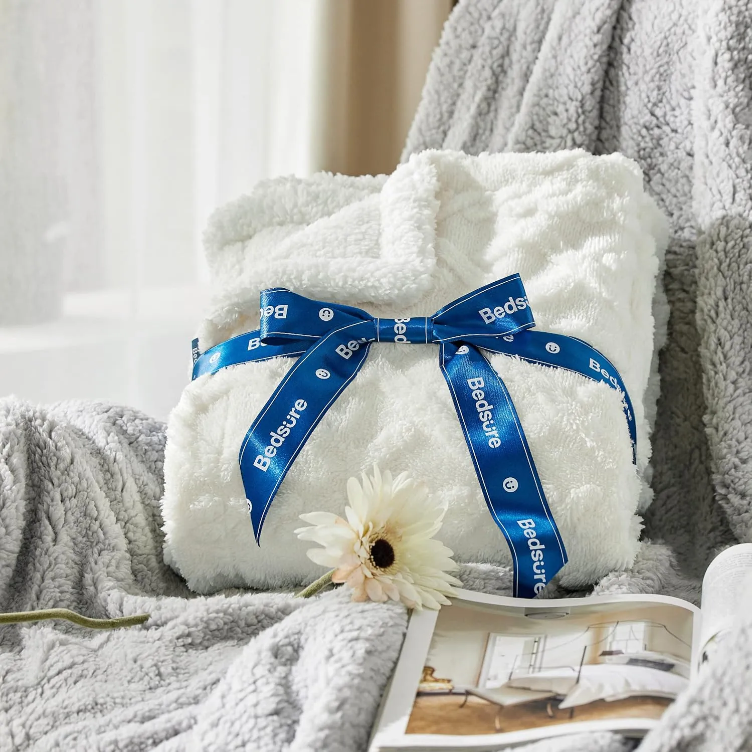 Bedsure Sherpa Fleece Throw Blanket for Couch - Fuzzy Soft Cozy Cable Throw for Women, Thick Warm Blanket for Winter, Cream, 50x60 Inches