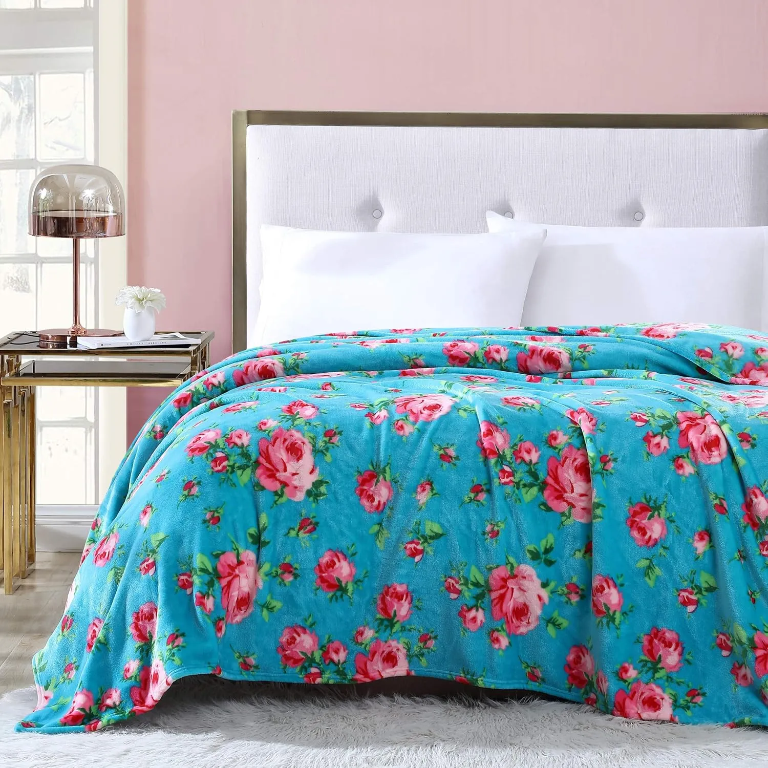 Betsey Johnson - Twin Blanket, Ultra-Soft Plush Bedding, Oversized Soft Blanket, Dorm Essentials (Bouquet Day)