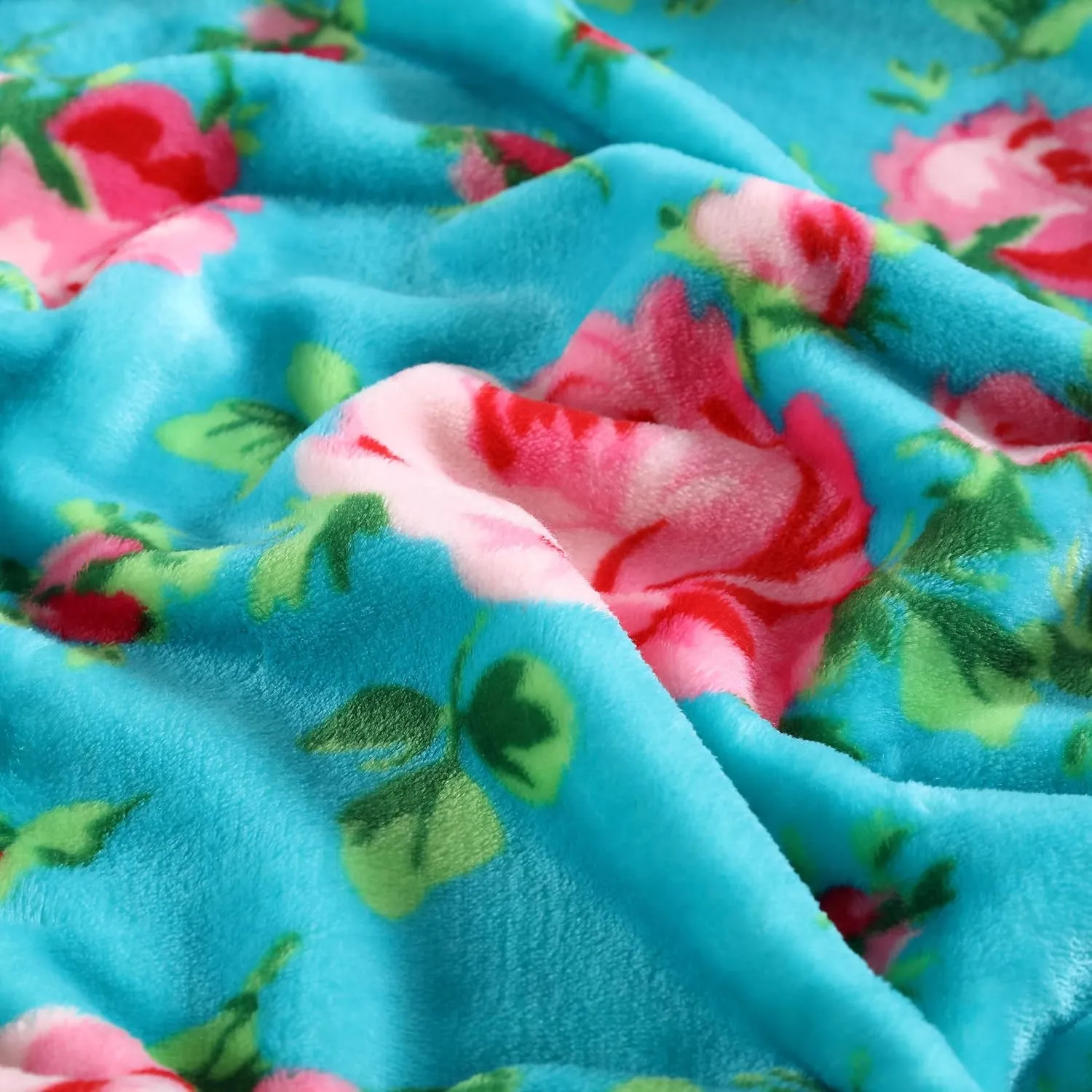 Betsey Johnson - Twin Blanket, Ultra-Soft Plush Bedding, Oversized Soft Blanket, Dorm Essentials (Bouquet Day)
