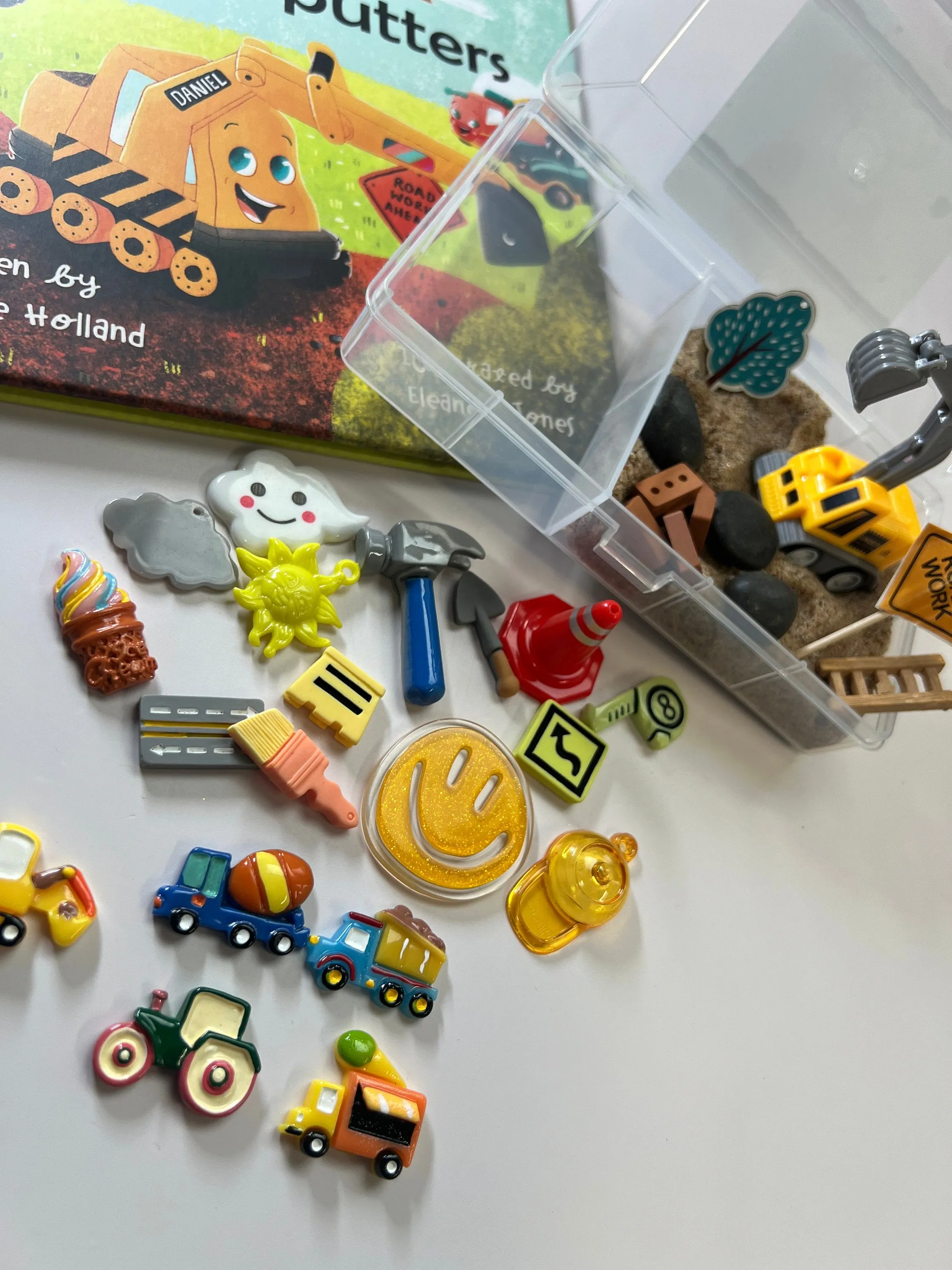 Construction Story Kit-Daniel the Digger Sputters-Stuttering Awareness Book-Story Objects-Story Kit-Speech Therapy Mini Objects