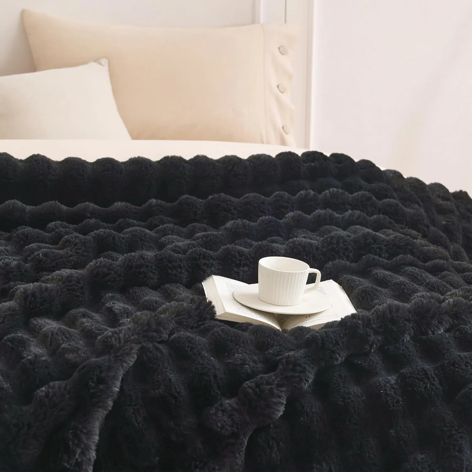 COOVA Faux Rabbit Fur & Flannel Throw Blanket 50x60 Inch - Luxury Fuzzy & Cozy Soft Blanket for All Seasons, Breathable and Comfortable for Bed, Sofa, Couch, and Camping,Black