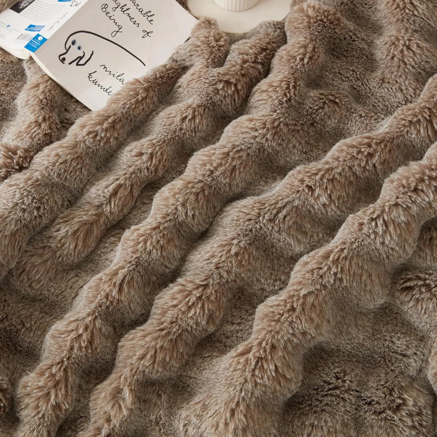 COOVA Faux Rabbit Fur & Flannel Throw Blanket 50x60 Inch - Luxury Fuzzy & Cozy Soft Blanket for All Seasons, Breathable and Comfortable for Bed, Sofa, Couch, and Camping,Cationic Brown