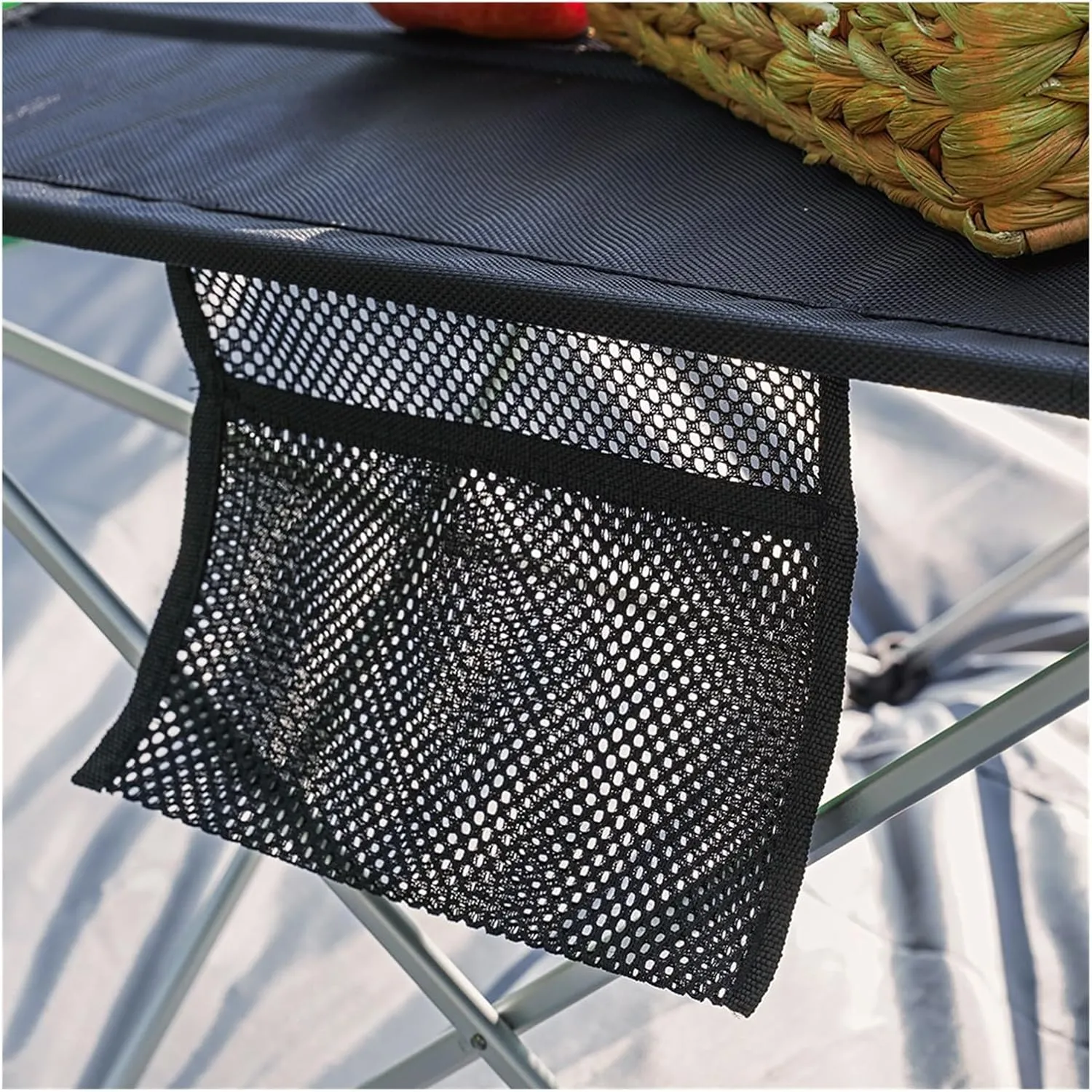 Folding Dining Table Aluminium Hiking Climbing Picnic Outdoor Camping Table Portable Foldable Desk Fur Computer Bed Ultralight (Color : L)
