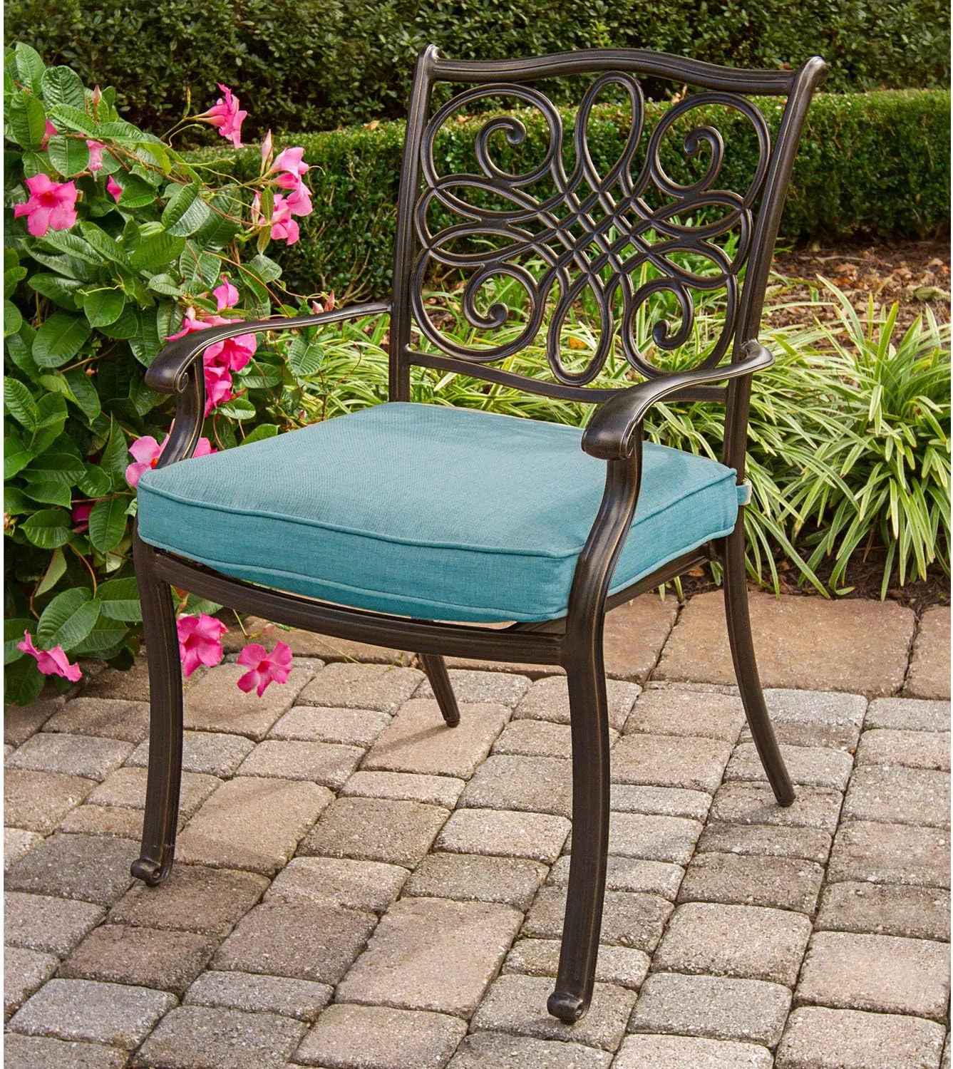 Hanover Traditions 7-Piece Outdoor Dining Set with Rust-Resistant Aluminum Dining Table, 4 Elegant Dining Chairs and 2 Swivel Rockers with Blue Cushions, Patio Dining Set for 6