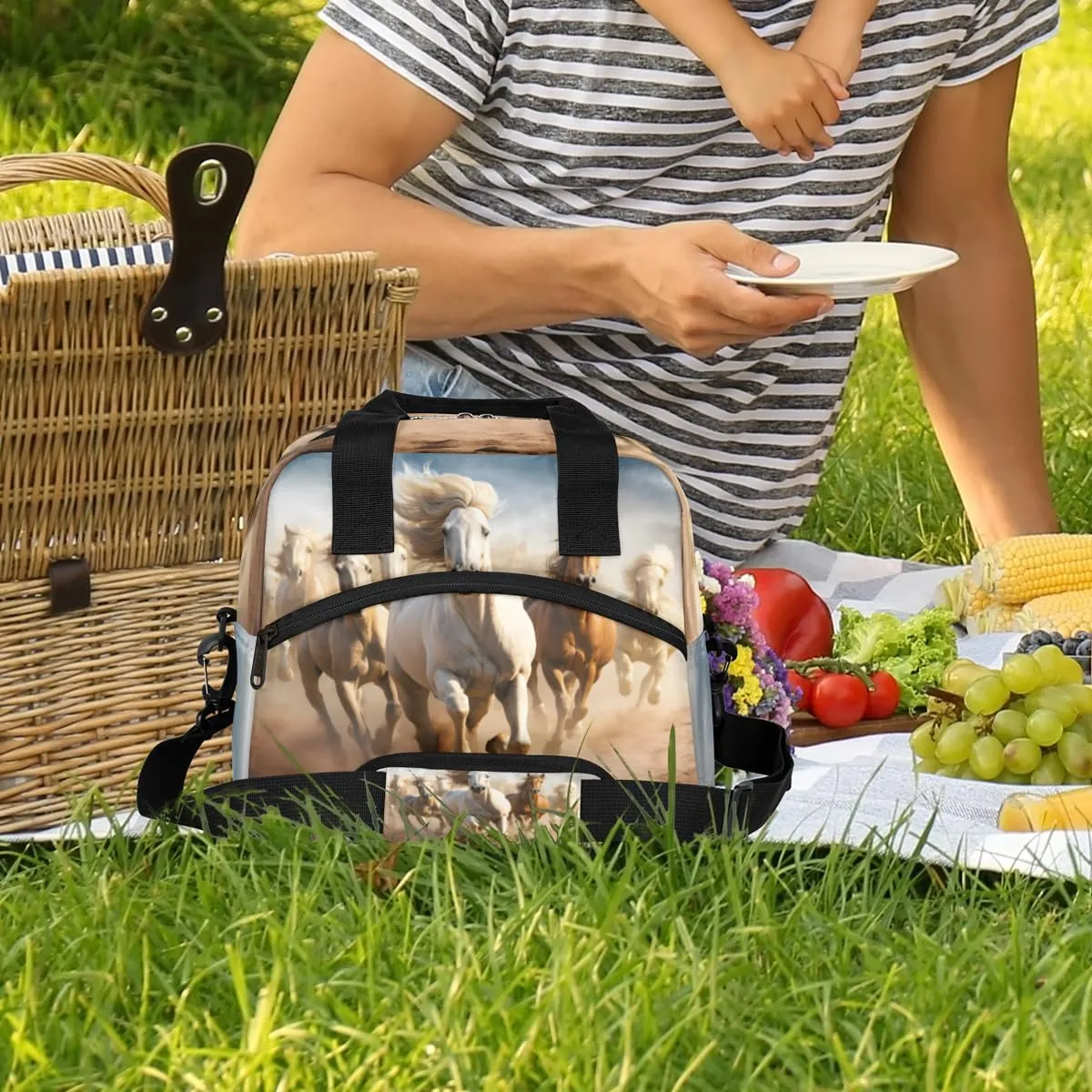 Horse Herd Run In Desert Sand Storm Lunch Bag Large Capacity Insulated Lunch Box with Adjustable Shoulder Strap Leakproof Reusable Lunch Tote Bag for Men Women Work Office Picnic Gift