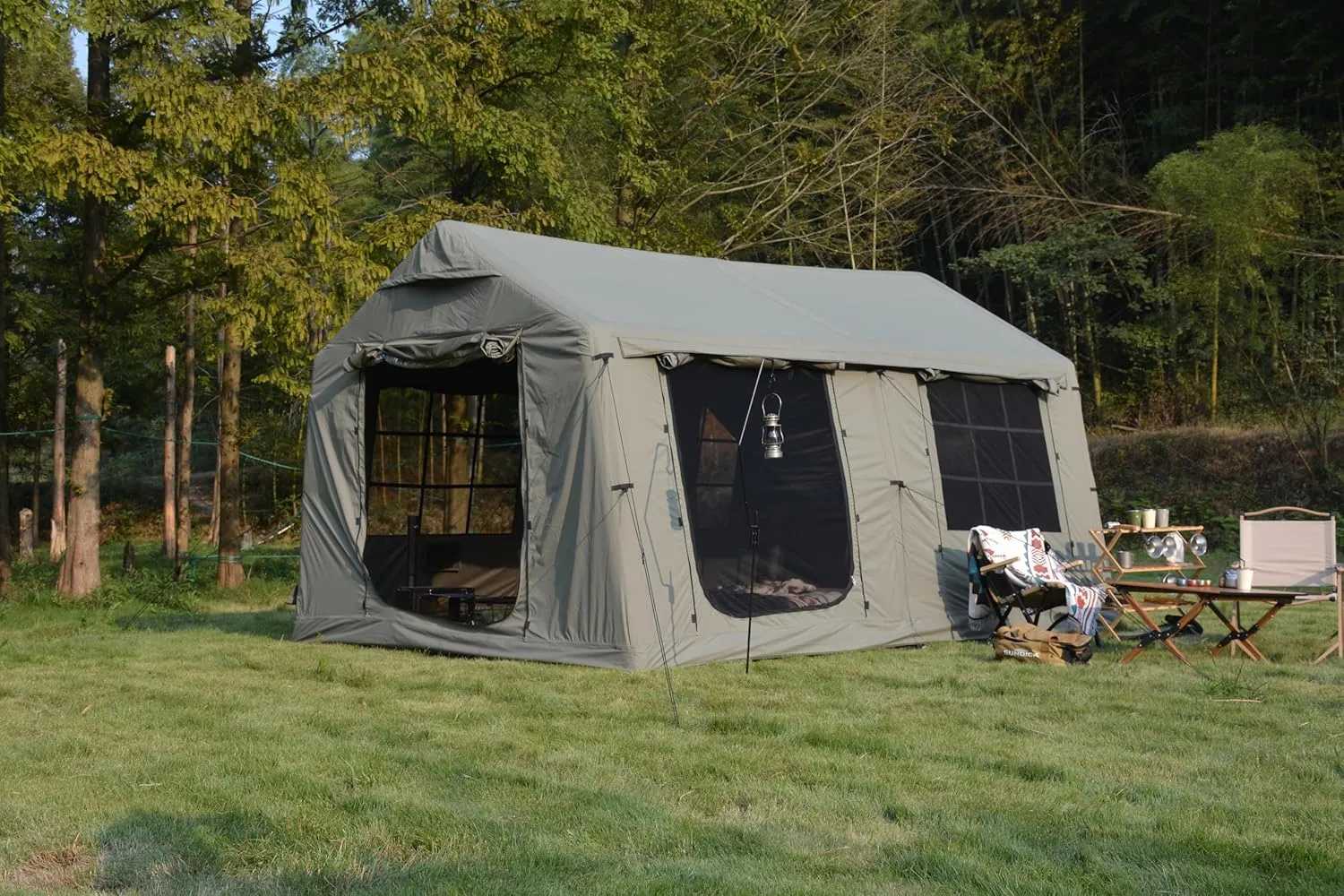 Inflatable Tent for Camping, 7-8 Person Blow Up Tent for Camping with Stove Jack, Hand Pump, Mesh Windows, Waterproof Cloth, Easy Setup, 4-Season Use