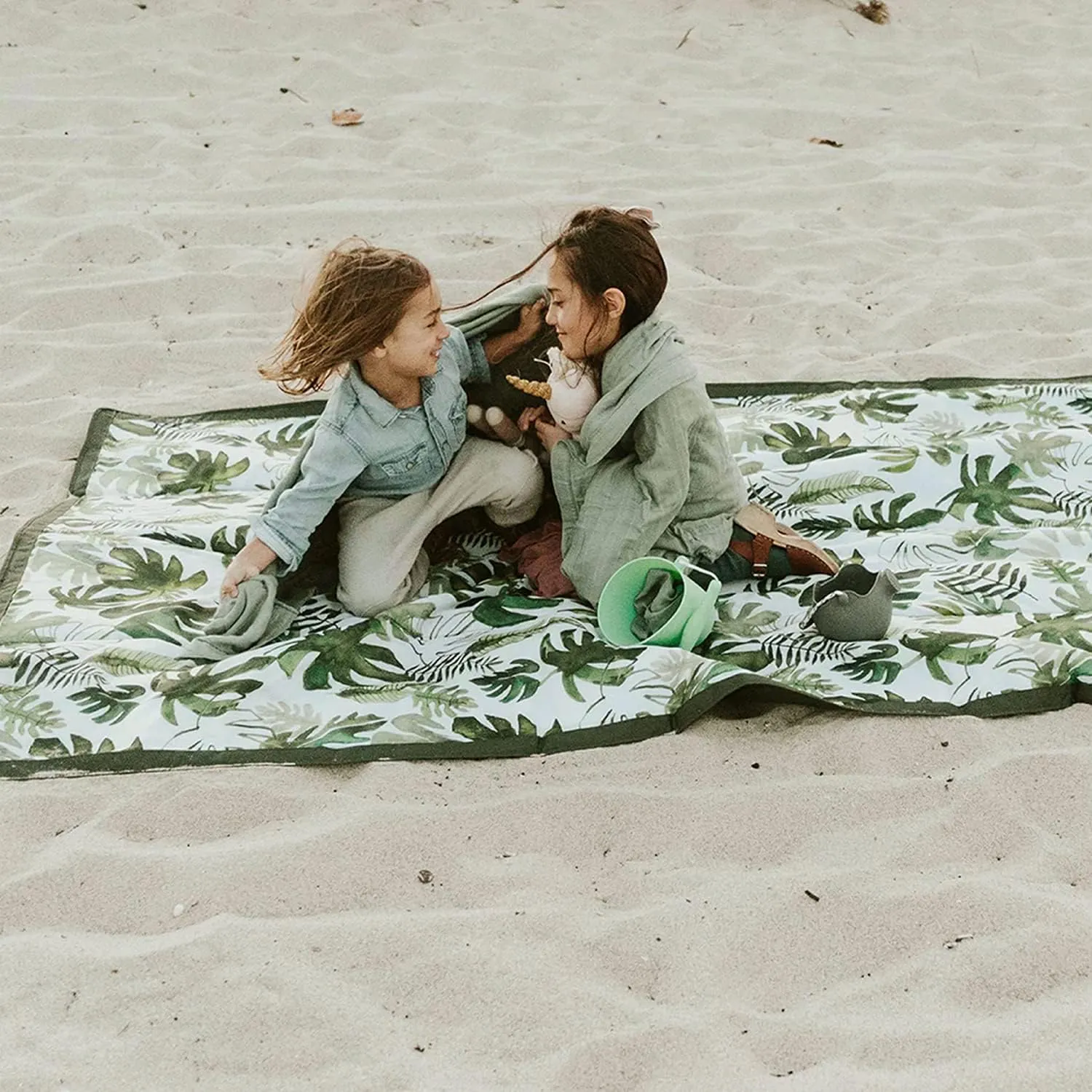 Little Unicorn 5'x7' Outdoor Family Picnic & Beach Blanket | Durable & Water-Resistant Fabric | Compact Fold & Easily Wipes Clean | Zipper Pocket (Tropical Leaf)