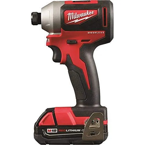 Milwaukee M18 緊湊型無刷 2 工具組合套裝預購2星期