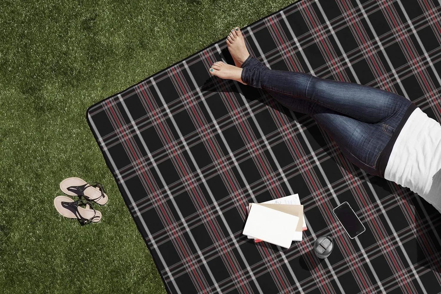 ONIVA - a Picnic Time brand - Tote XL Outdoor Picnic , Beach, Camping Blanket, (Black Tartan Pattern with Black Flap)