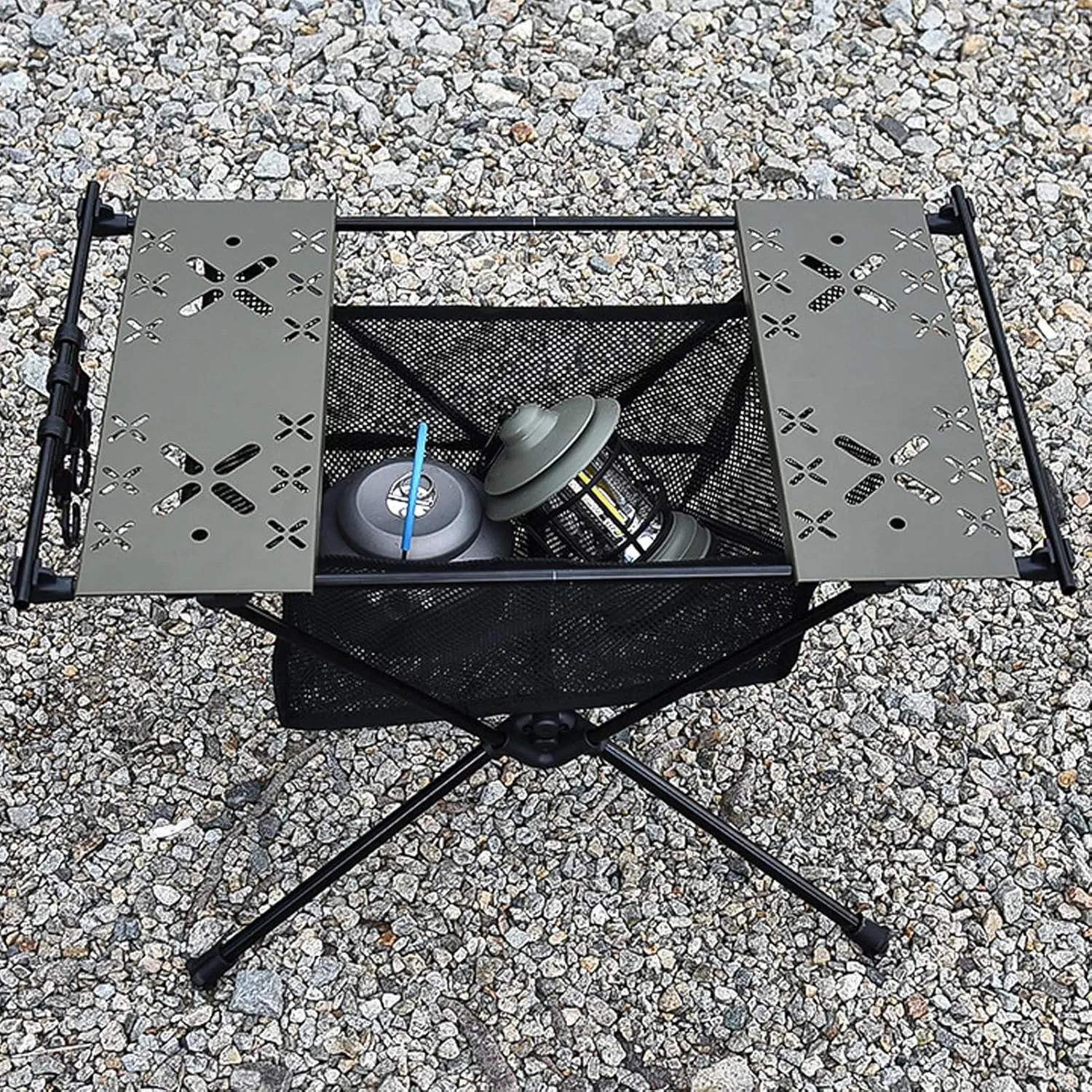 Outdoor Folding Portable Picnic Table Barbecue Camping Table with Mesh Bag Aluminum Alloy Outdoor Grill Camping Folding Table High Stability 20kg Load Portable BBQ Table Black B