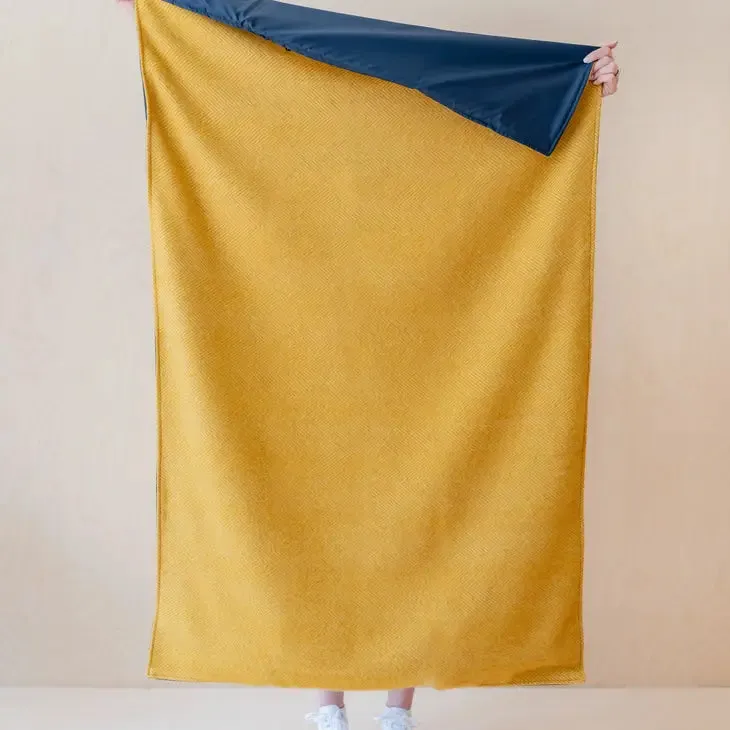 Recycled Wool Foldable Picnic Blanket