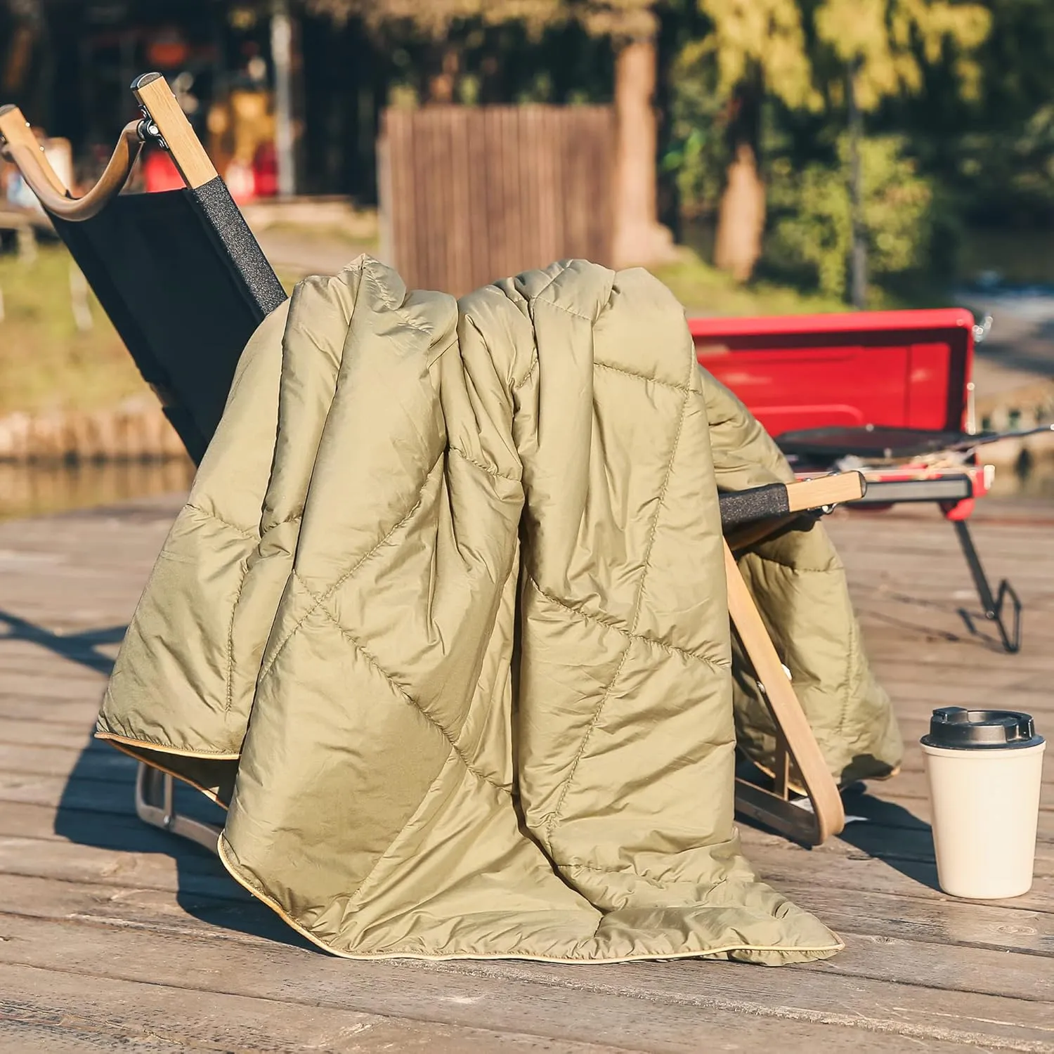 Sonive Blanket 80x84, Packable Compact Blanket Weatherproof Outdoor Down Alternative Throw Puffy Warm Quilt for Camping, Hiking, Backpacking, Picnic, Stadium Army Green