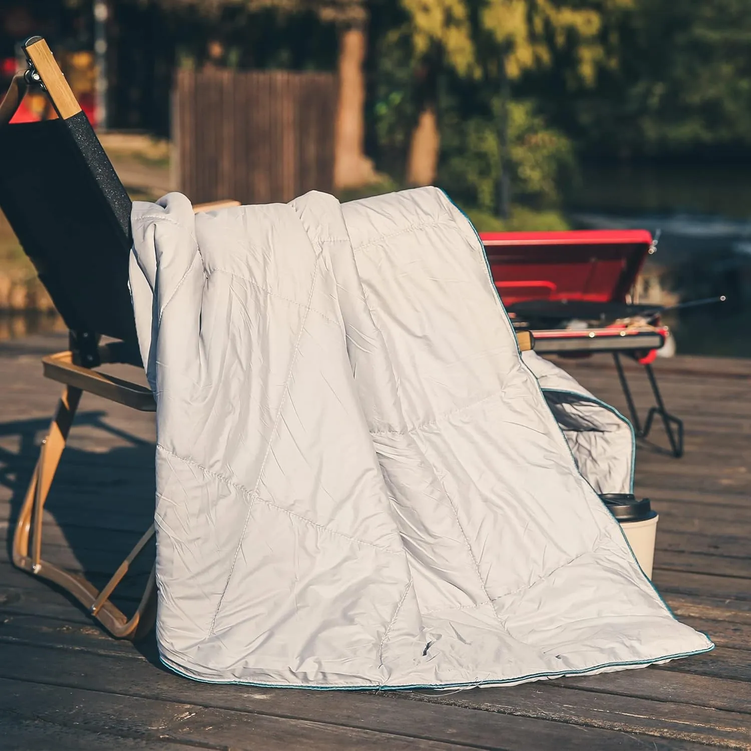 Sonive Blanket 80x84, Packable Compact Blanket Weatherproof Outdoor Down Alternative Throw Puffy Warm Quilt for Camping, Hiking, Backpacking, Picnic, Stadium Light Gray