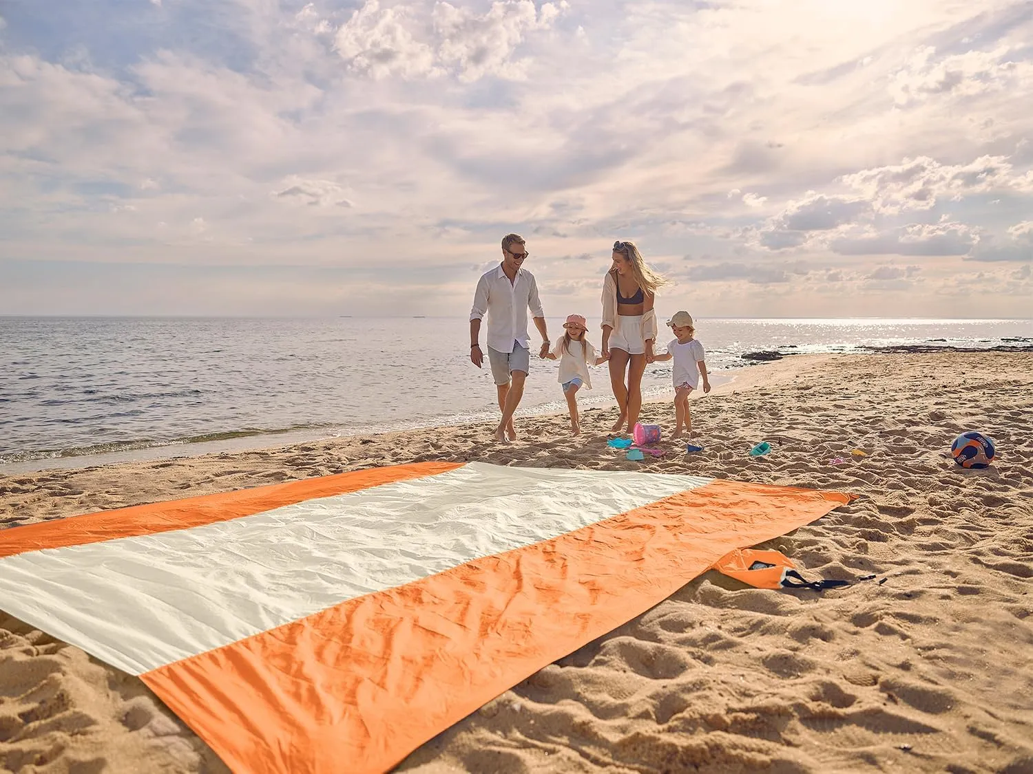WEKAPO Beach Blanket Sandproof Waterproof, Extra Large Beach Mat, Oversized & Compact Sand Free Mat Quick Drying, Lightweight & Durable with 6 Stakes & 4 Corner Pockets